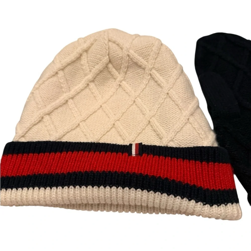 Tommy Hilfiger stylish knit